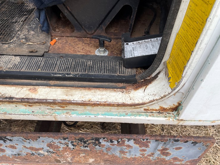 #113-•-1982-international-1754-single-axle-grain-truck-(has-wi-title)-image-57