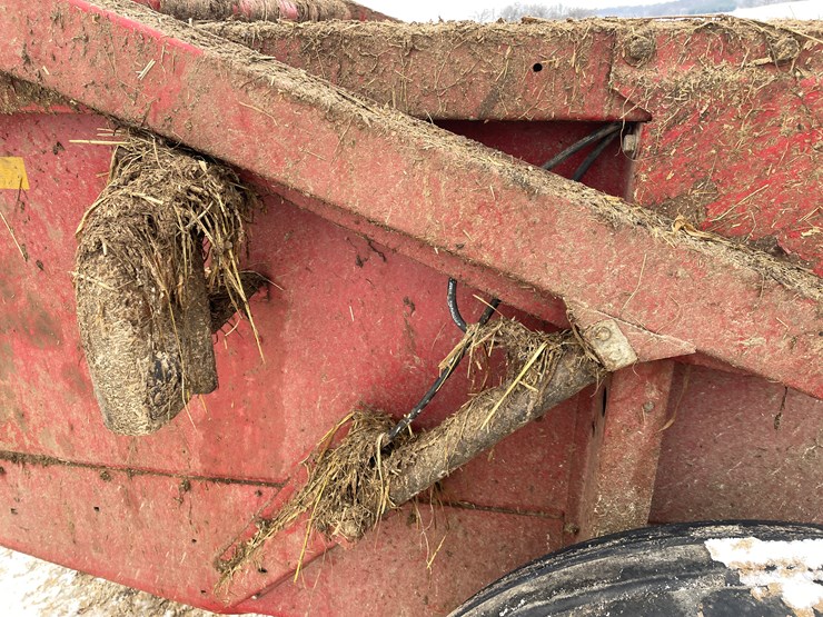 2020-new-holland-195-image-17