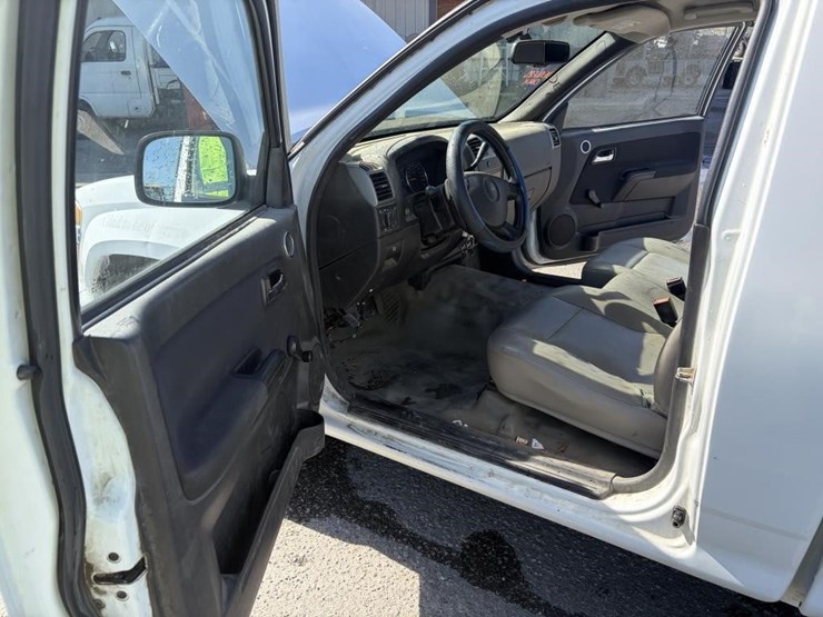 2011-chevrolet-colorado-image-10