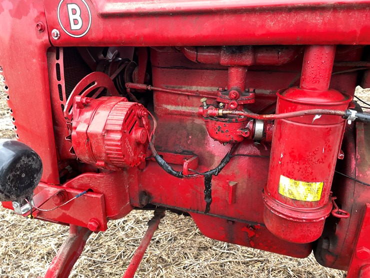 #108-•-mccormick-farmall-b-gas-tractor-image-9