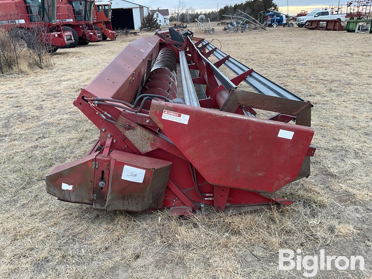 international-810-image-4