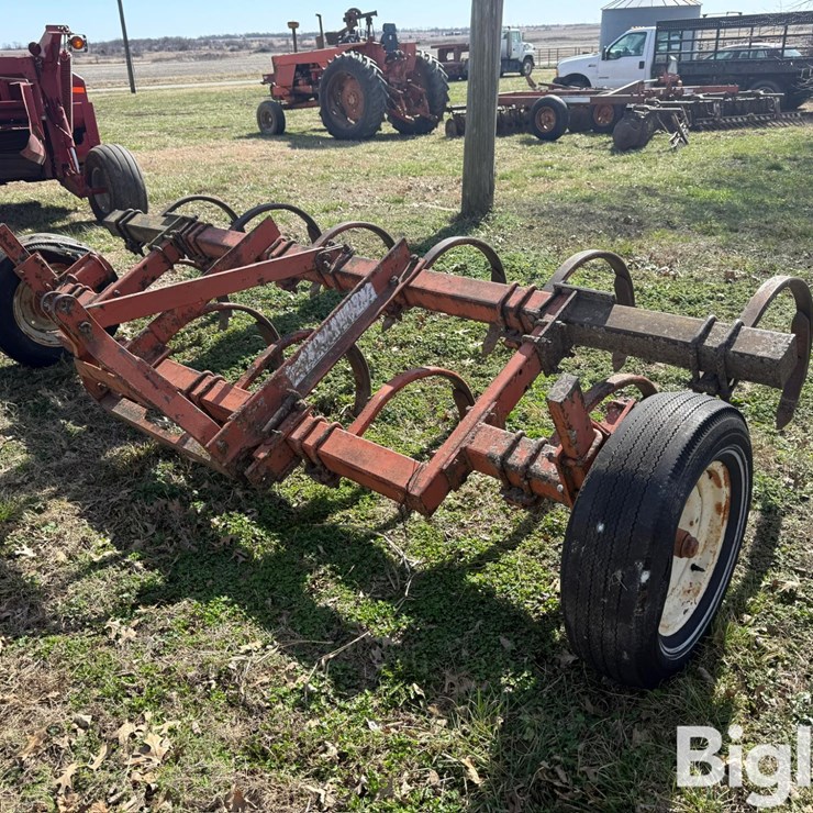 Allis-Chalmers 6007 Chisel