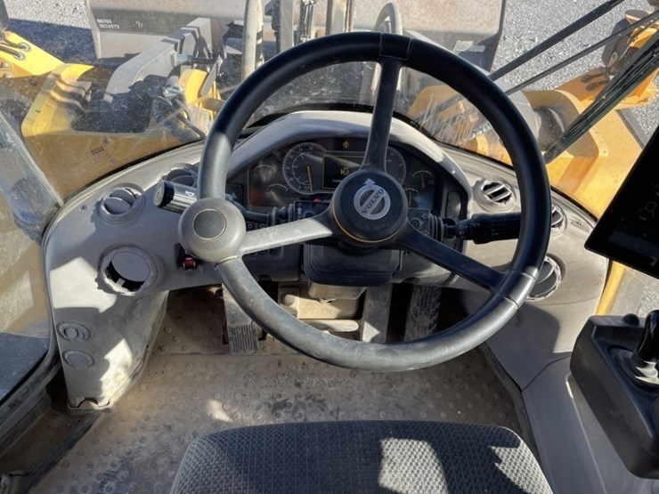 2021-volvo-l220h-image-34