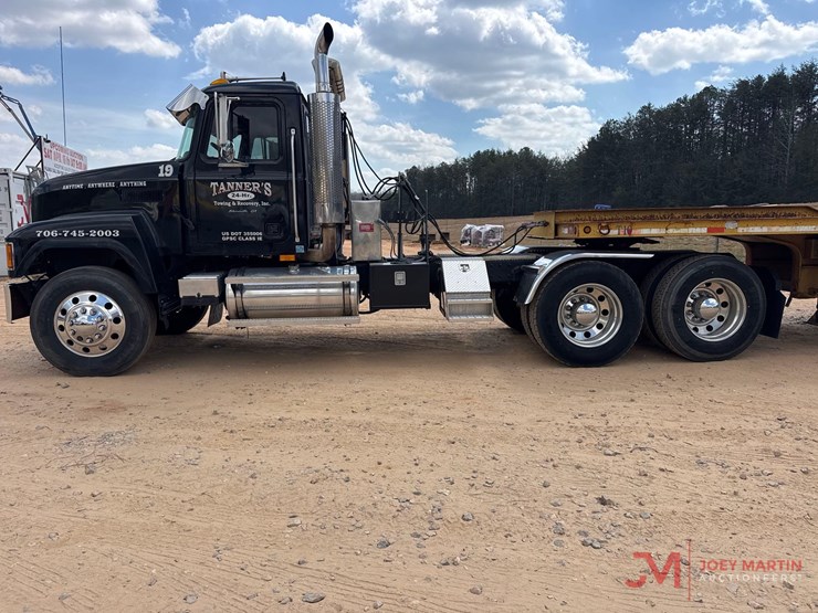 2001-mack-ch613-image-5