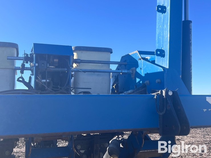 2005-kinze-3600-image-10