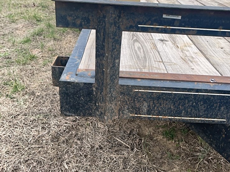 car-hauler-trailer-16’-with-2’-dove-tail-and-ramps-image-2