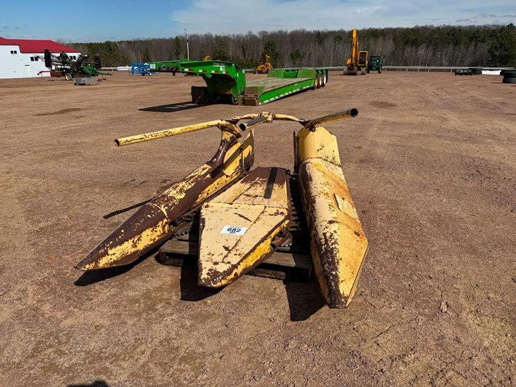 new-holland-822-image-1