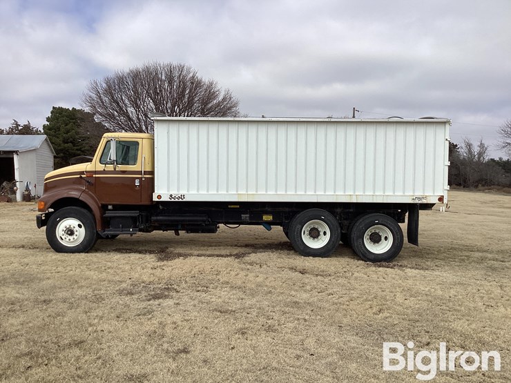 2000-international-8100-image-8