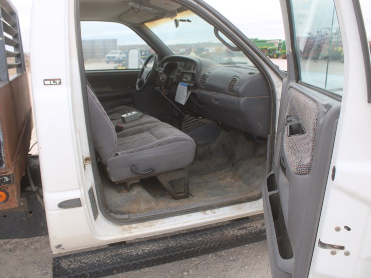 1999-dodge-3500-image-41