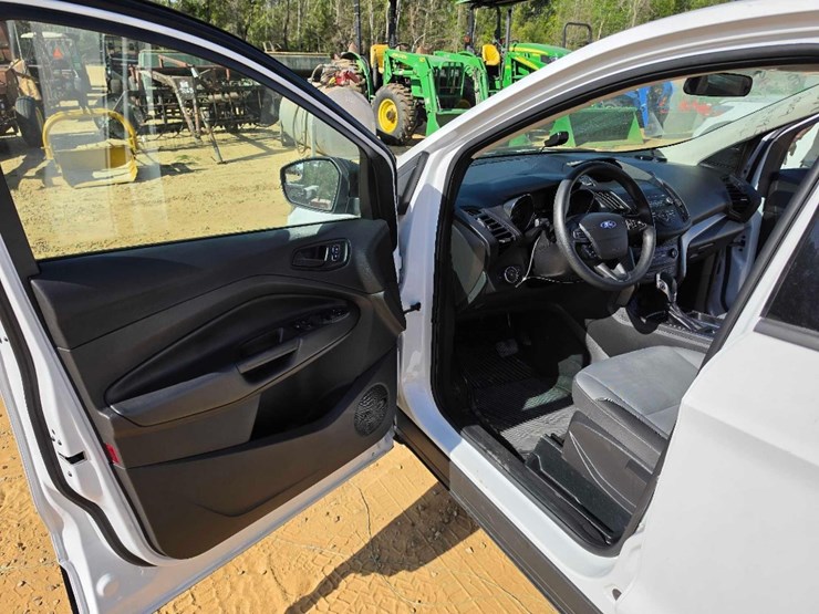 2019-ford-escape-image-9