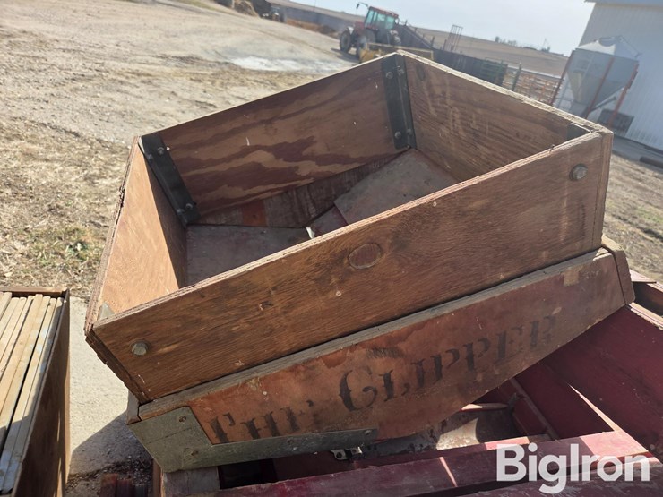 a-t-ferrell-clipper-fanning-mill-image-17