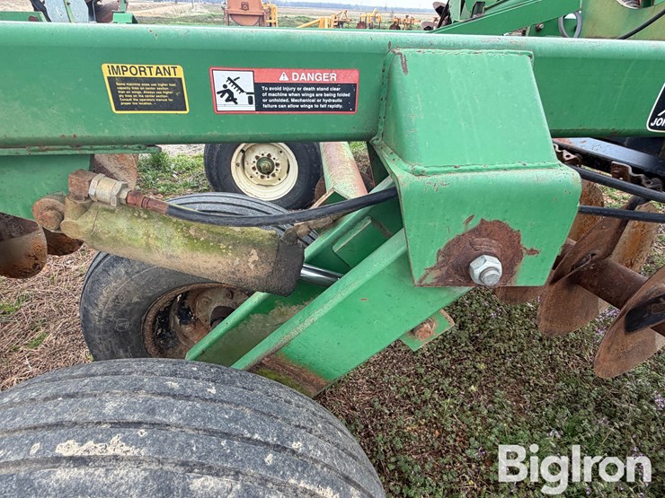 john-deere-630-image-17