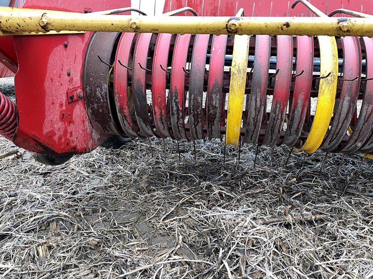 new-holland-144-image-15