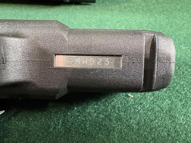 glock-19-9mm-pistol-image-11