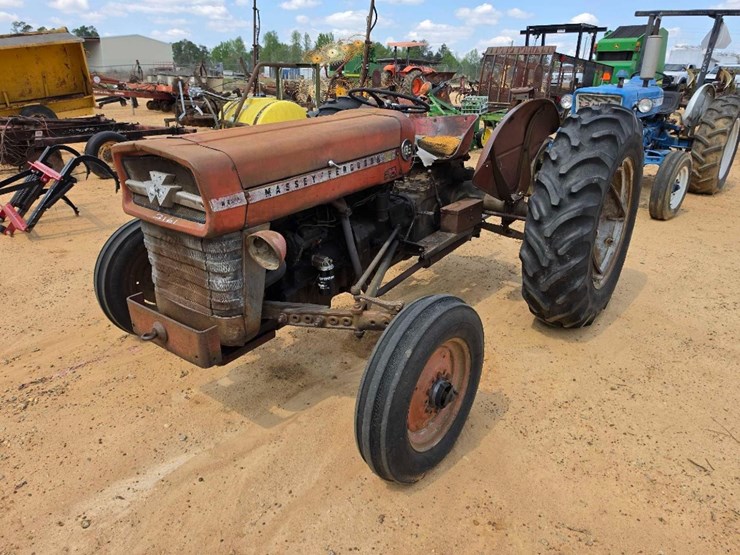 massey-ferguson-135-image-1