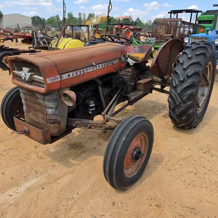 MASSEY-FERGUSON 135
