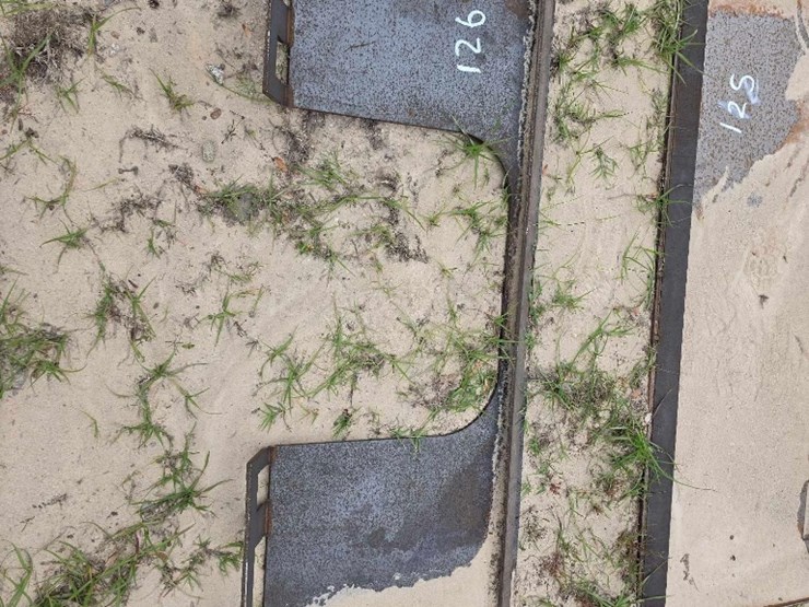 --skid-steer-cutaway-blank-plate-image-2