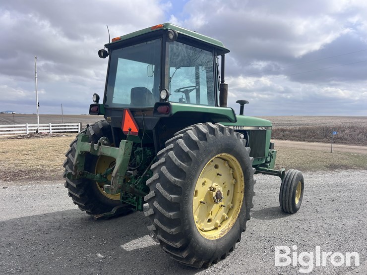 1982-john-deere-4240-image-5