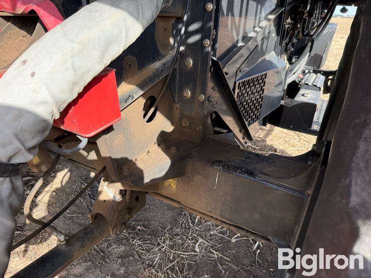 2011-case-ih-6088-image-9