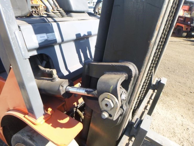 toyota-7fguc20-forklift-image-11