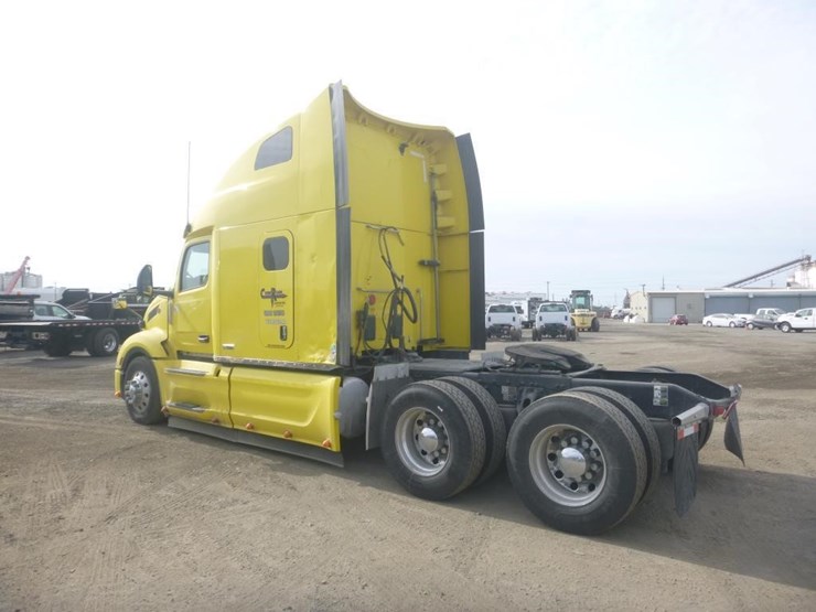 2024-peterbilt-579-image-4