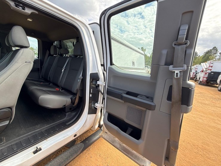 2019-ford-f150-xl-image-9