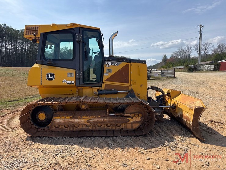 2016-deere-650k-lgp-image-2