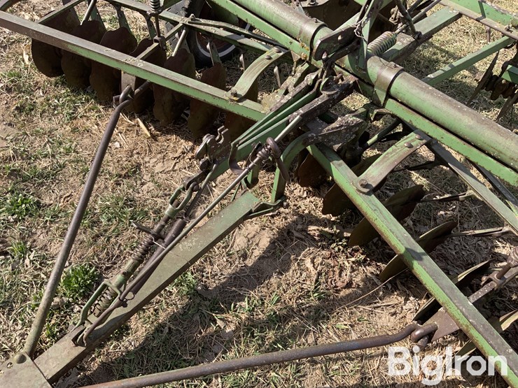 john-deere-12-image-12