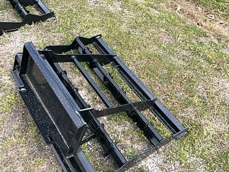 mini-skid-steer-land-leveler-image-2