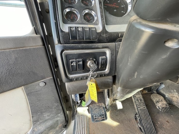 2007-kenworth-t800b-image-35