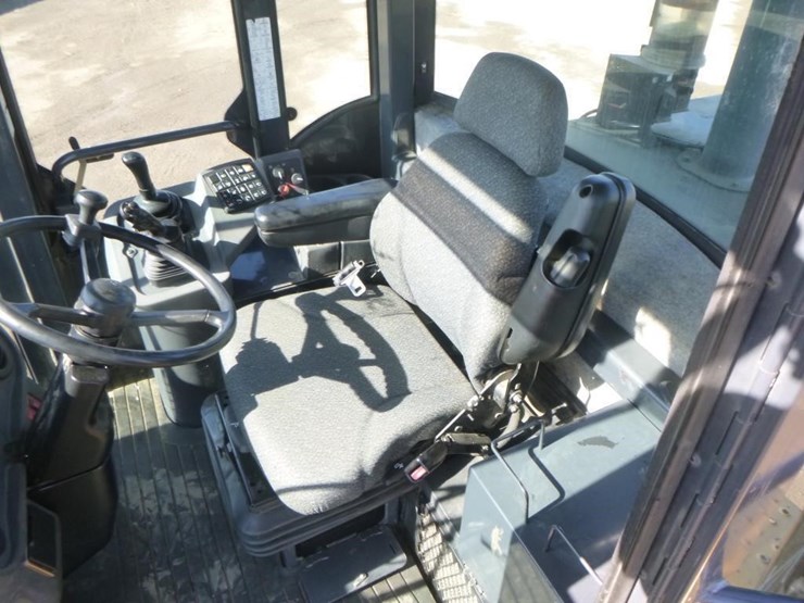 2005-deere-624j-image-24