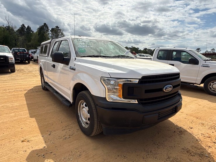 2019-ford-f150-xl-image-1
