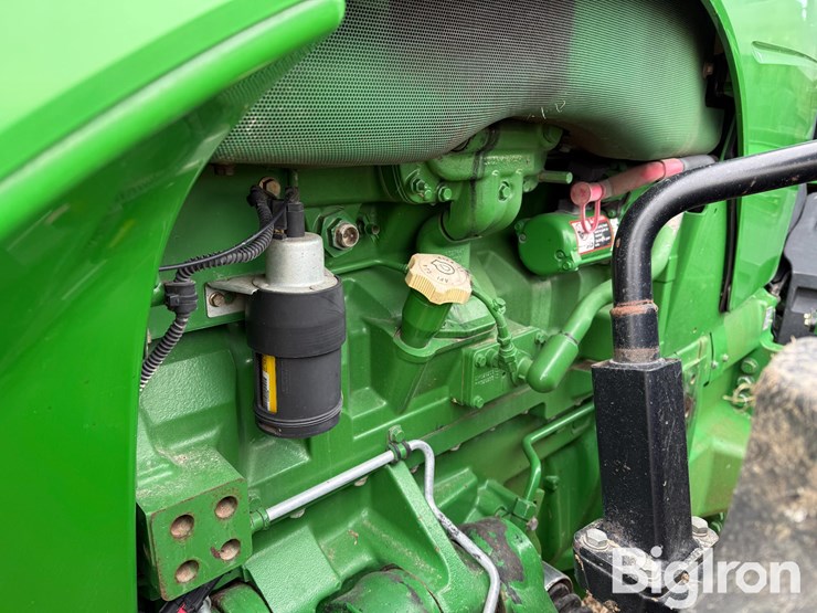 2011-john-deere-8310r-image-17