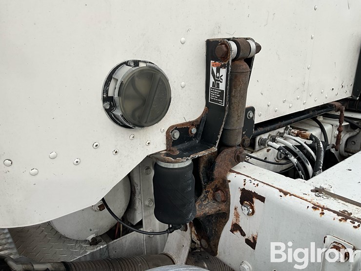 1995-peterbilt-379-image-11