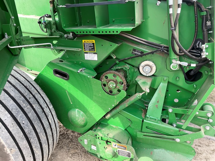 john-deere-560m-image-25