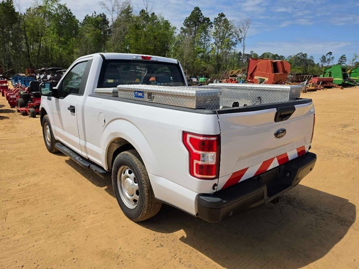 2019-ford-f150-xl-image-2