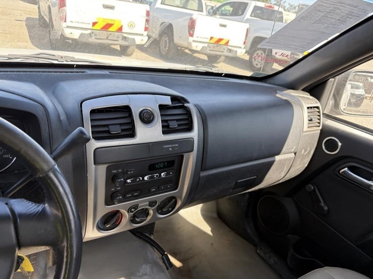 2011-chevrolet-colorado-image-13