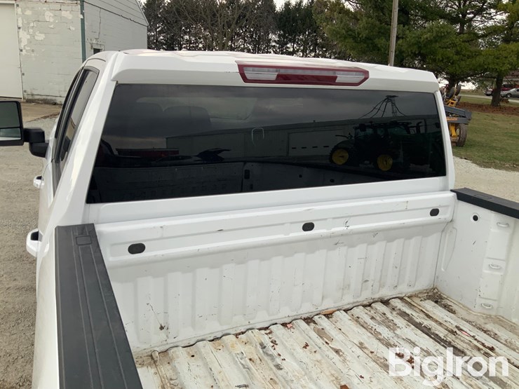 2022-chevrolet-silverado-2500-image-16