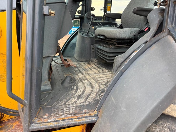 john-deere-410-image-38