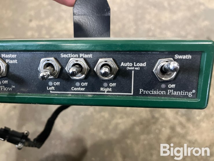 precision-planting-20/20-row-flow-image-12