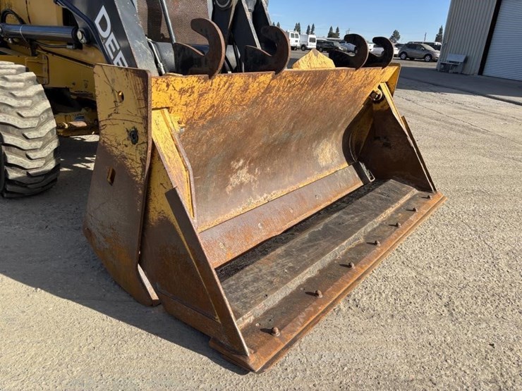 2018-deere-210lep-image-11