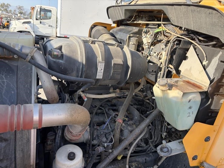 2009-kenworth-t800-image-7