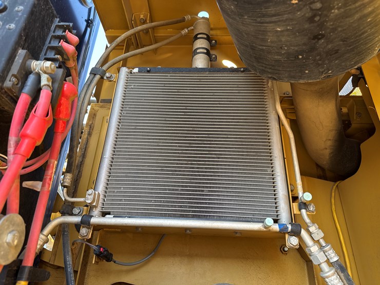 2011-caterpillar-336e-image-70