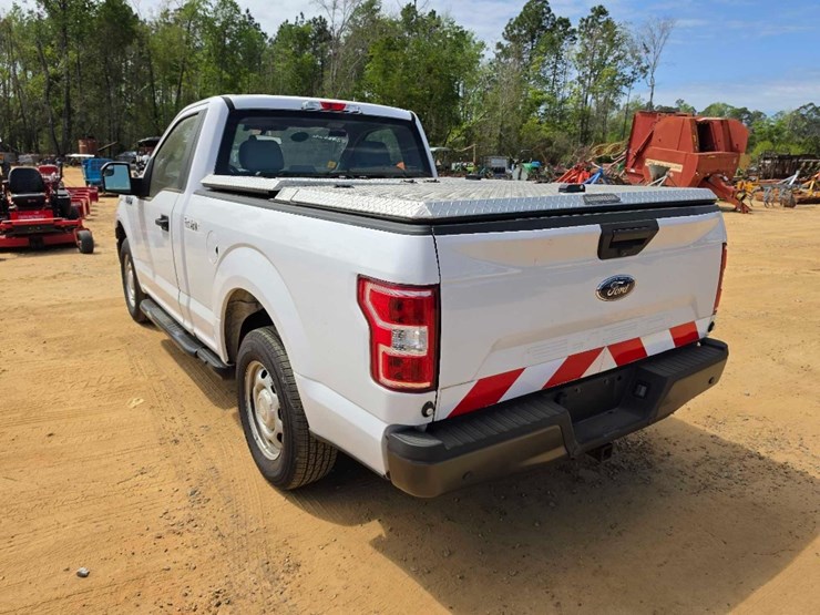 2019-ford-f150-xl-image-2