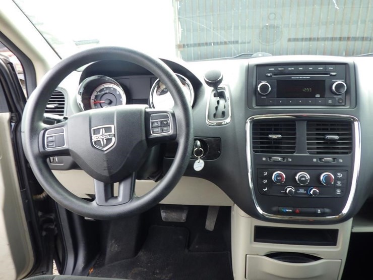 2016-dodge-grand-caravan-image-9