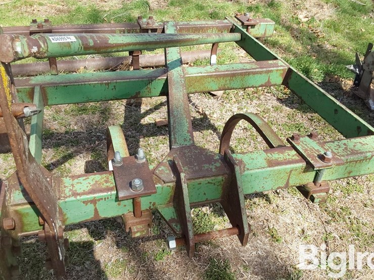 john-deere-100-image-10