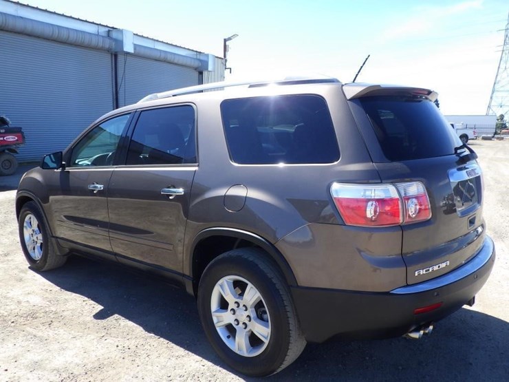 2012-gmc-acadia-image-4