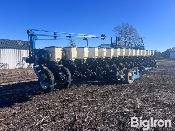 2005-kinze-3600-image-5