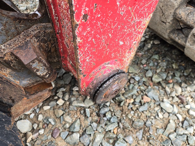 takeuchi-tl10v2-image-14