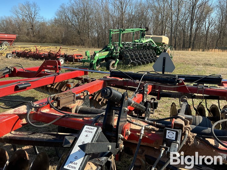 2014-case-ih-340-image-14